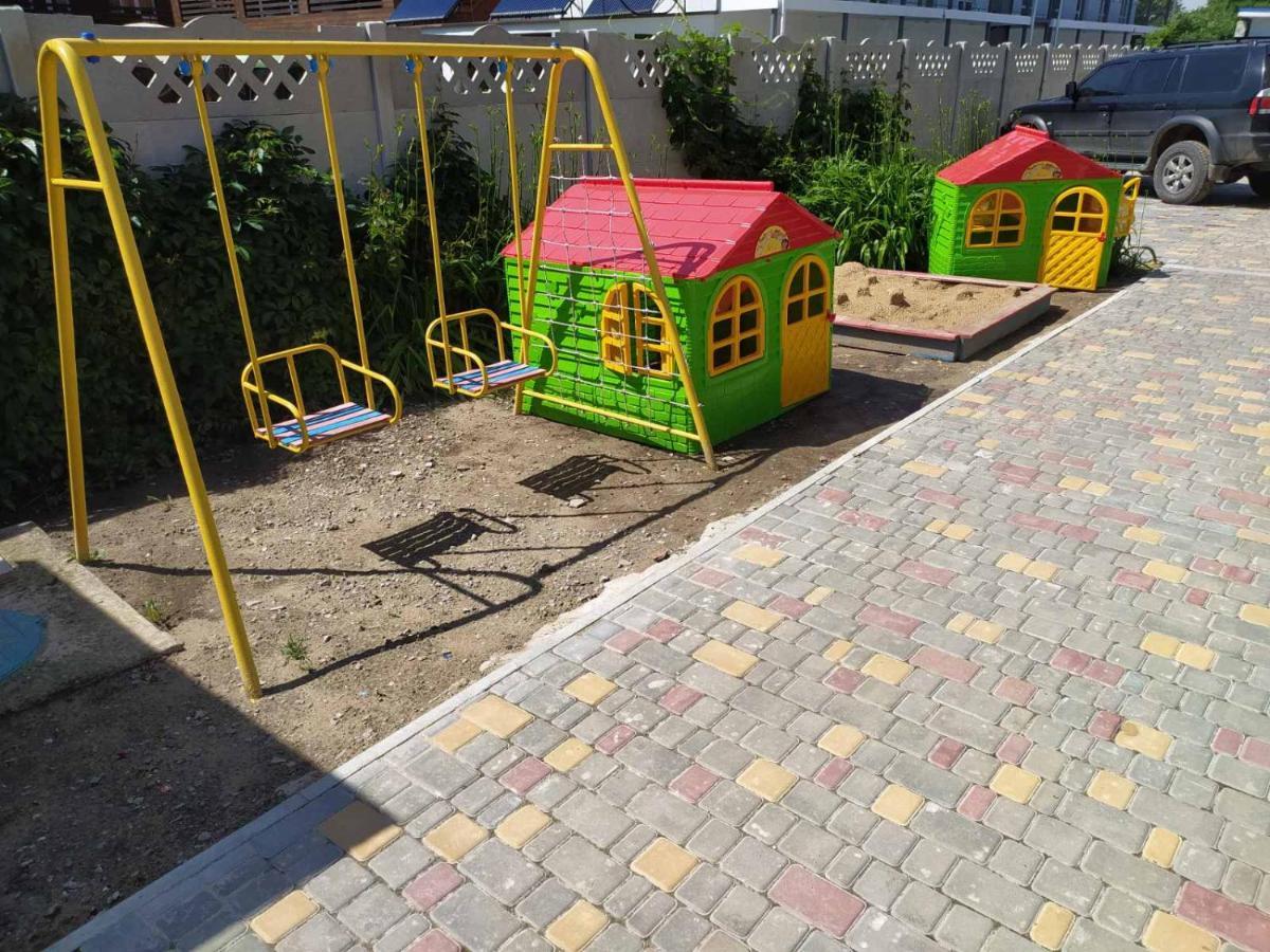 Гостиница "Атлант" Zaliznyj Port Exteriér fotografie