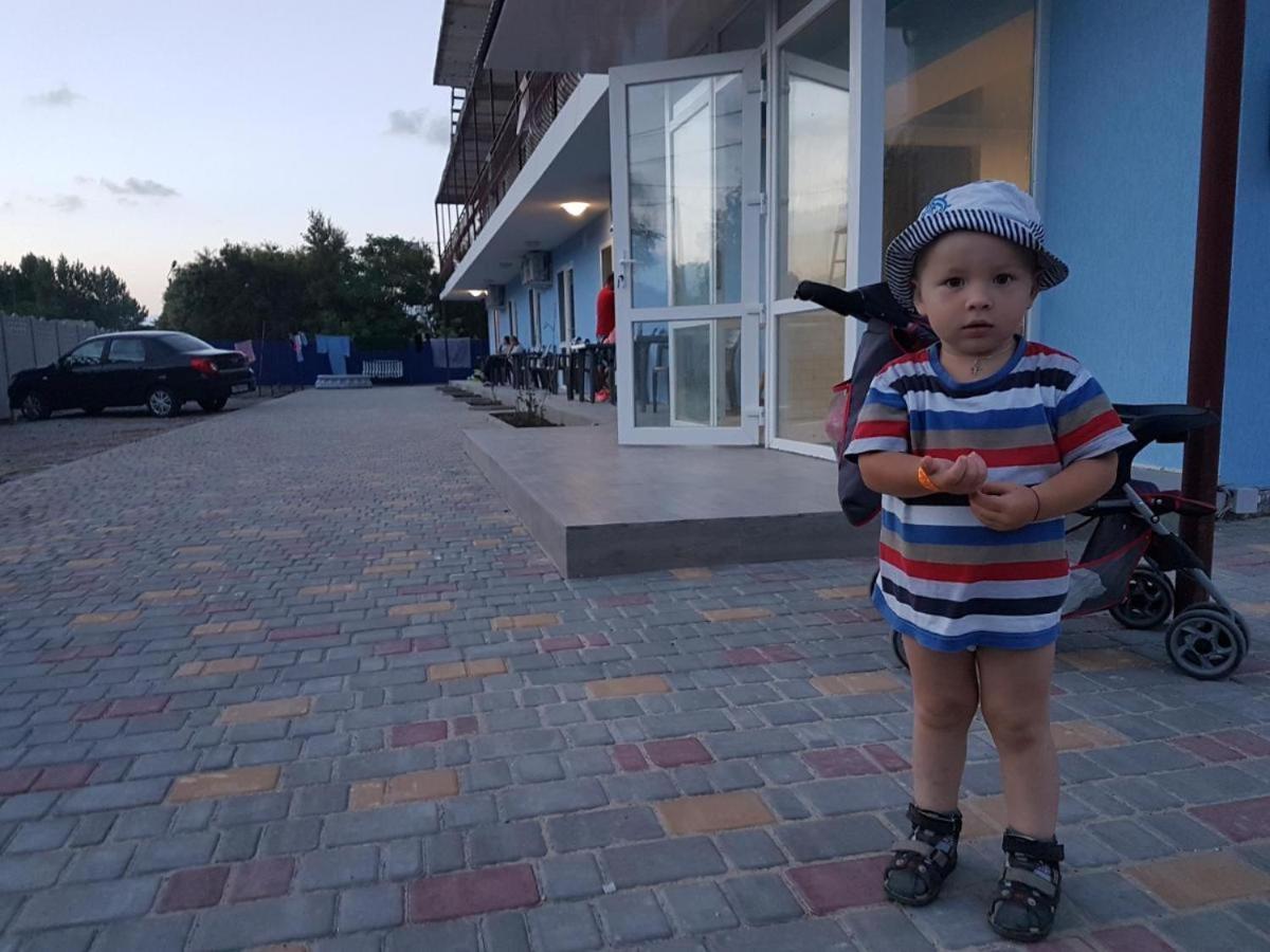 Гостиница "Атлант" Zaliznyj Port Exteriér fotografie